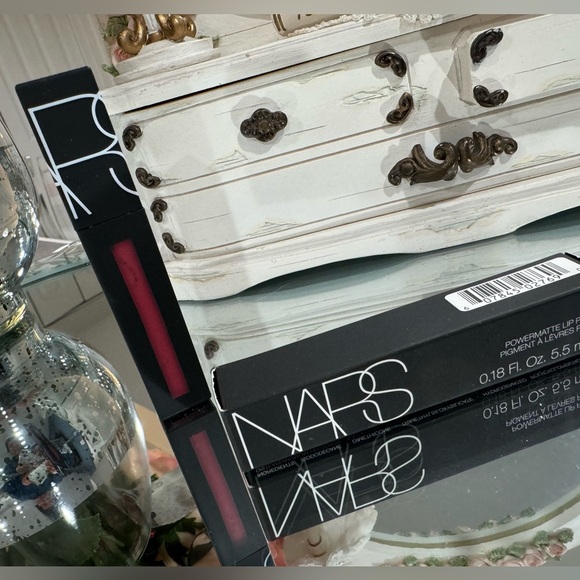 NARS 💄
Powermatte Lip Pigment - Picture 3 of 13